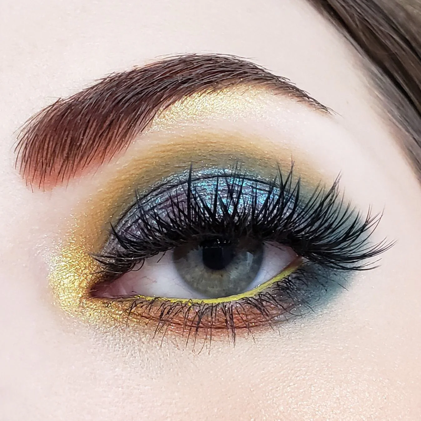 Crown Brush Chroma Eyeshadow Palette - Image 5