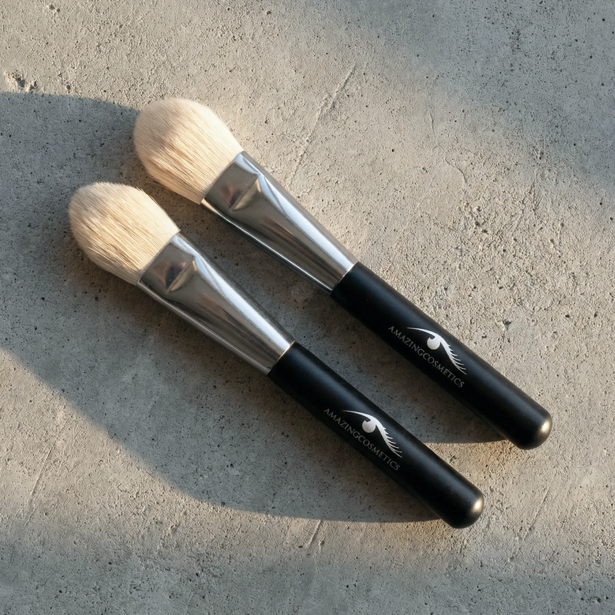 AmazingCosmetics Liquid Foundation Brush - Image 3