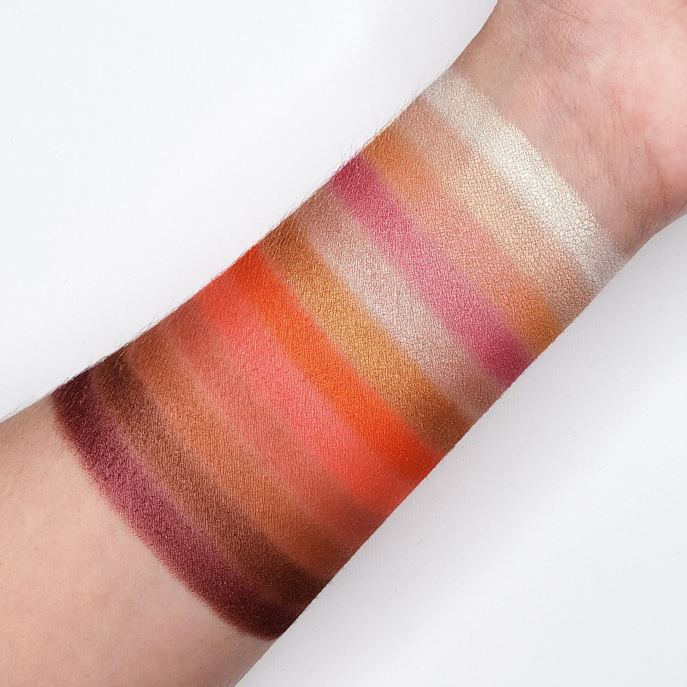 Crown Brush Golden Peach Eyeshadow Palette - Image 4