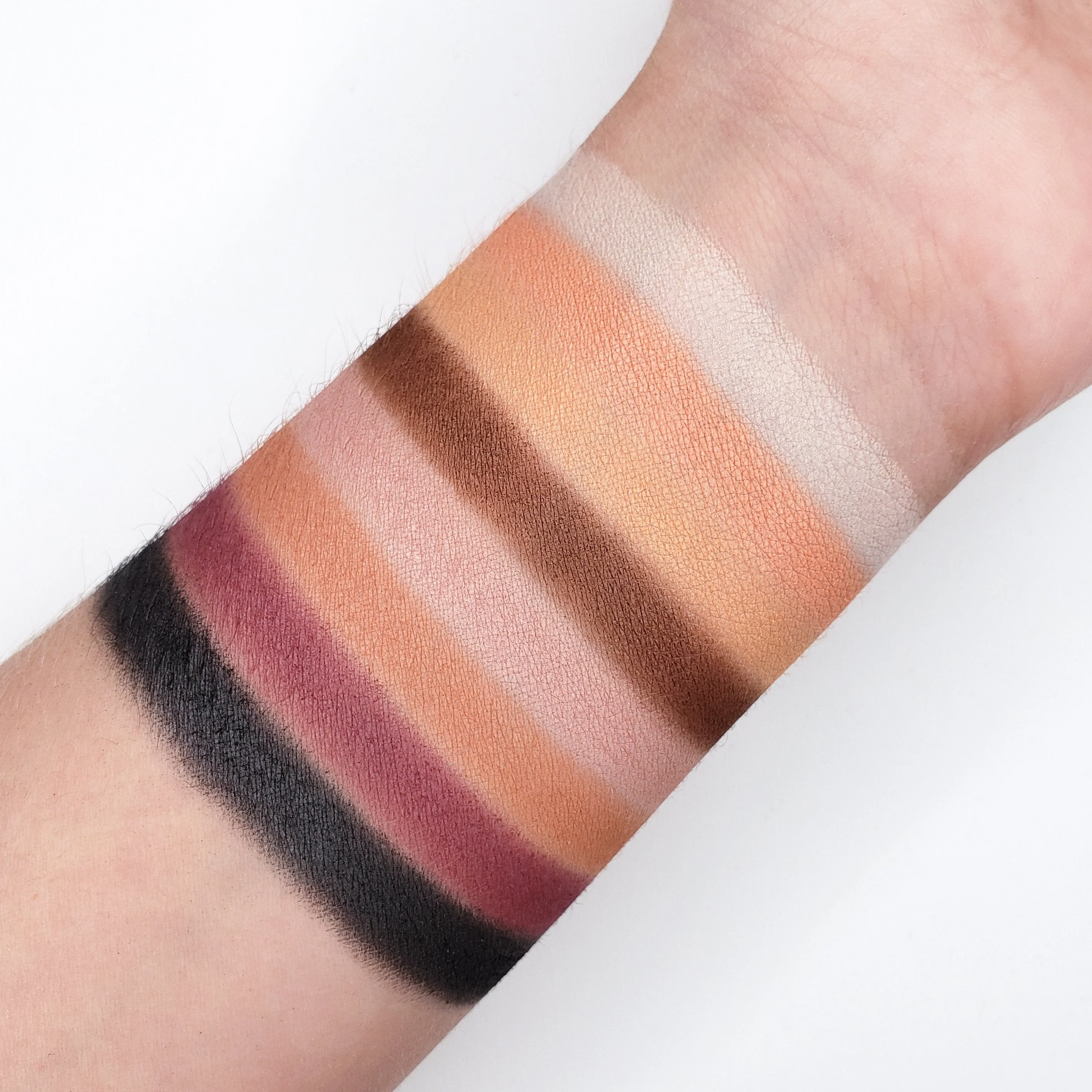 Crown Brush Golden Peach Eyeshadow Palette - Image 5