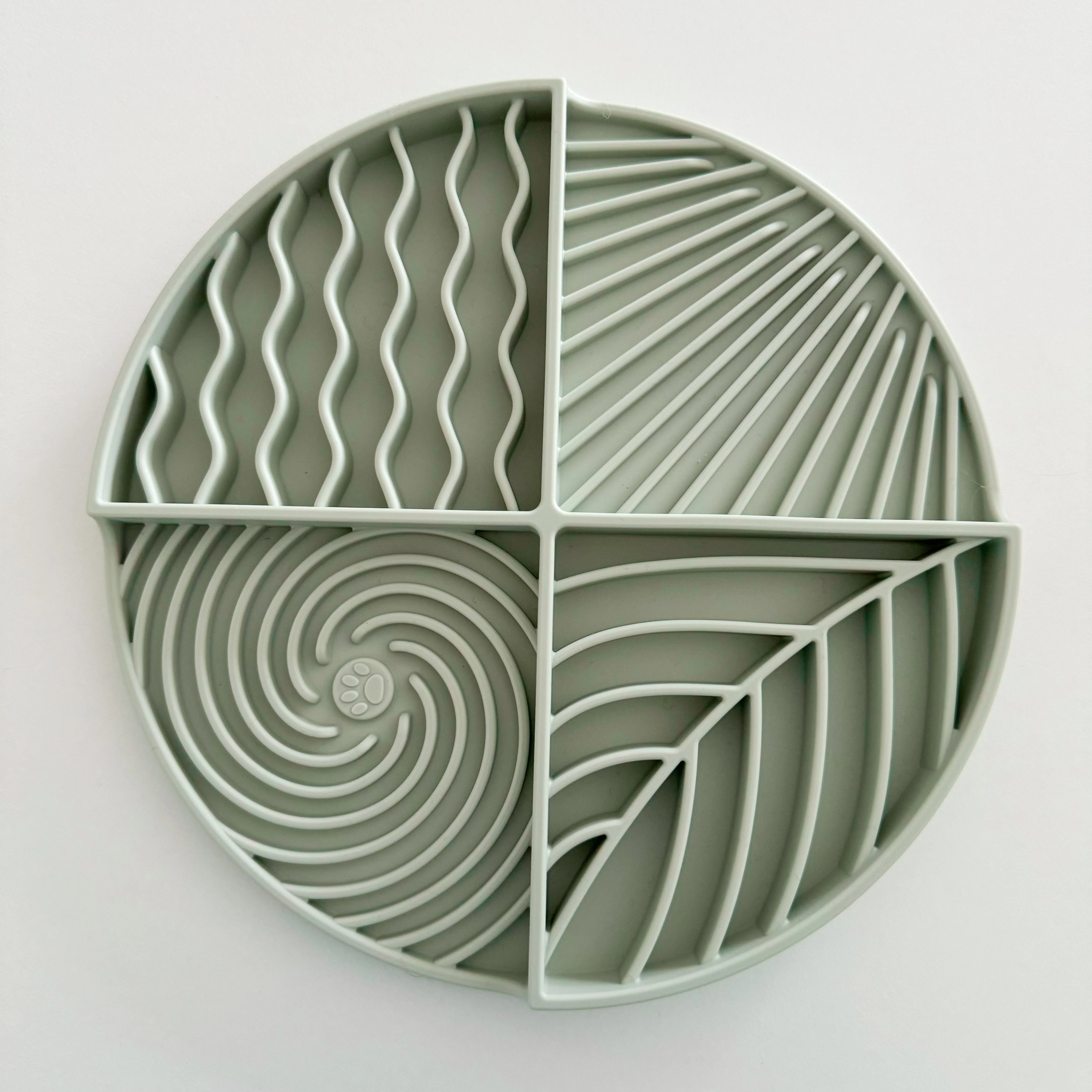 Furlou Circle Lick Mat Dog Feeder - Image 3