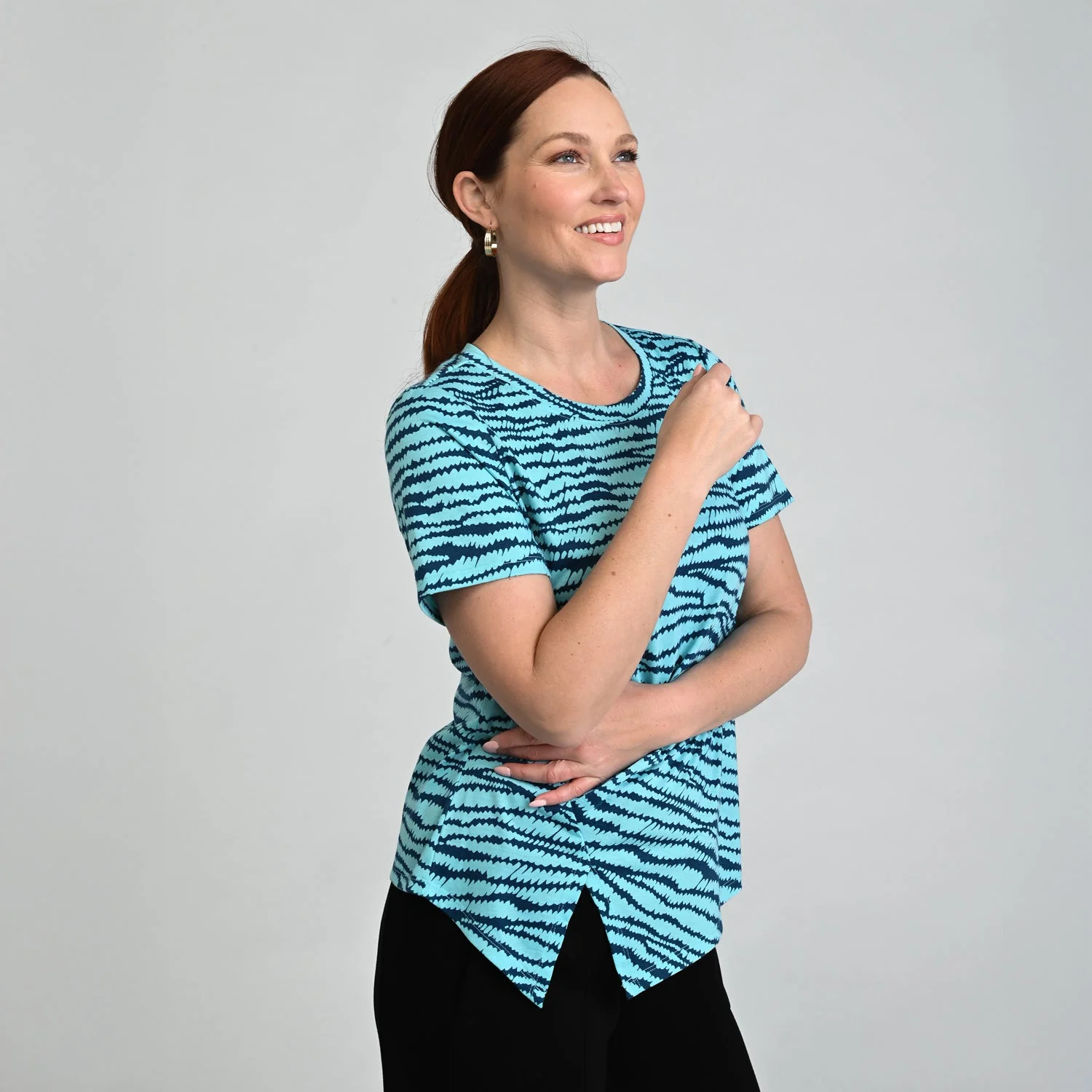 Christopher & Banks Relaxed Restyled Abstract Print Ruched Short Sleeve Tee - Image 4
