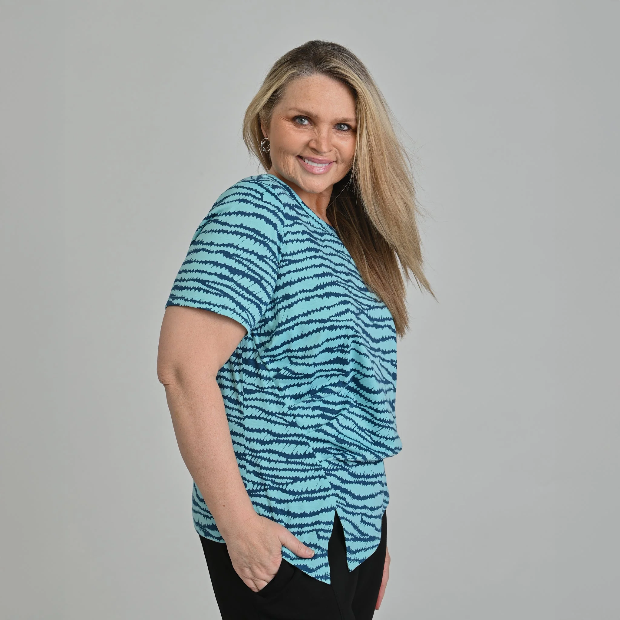 Christopher & Banks Relaxed Restyled Abstract Print Ruched Short Sleeve Tee - Image 8