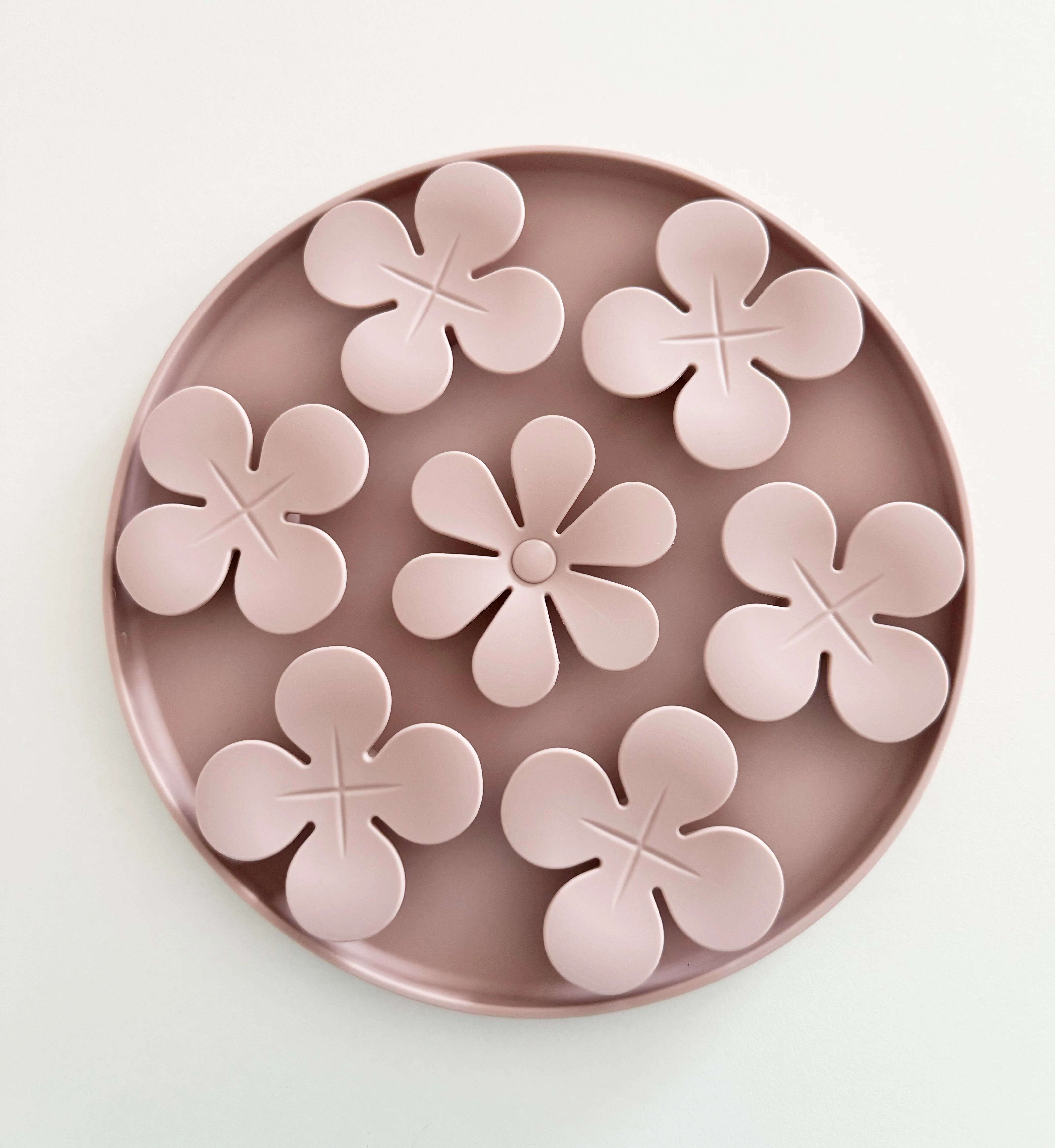 Furlou Snuffle Flower Dog Feeder Mat - Image 3