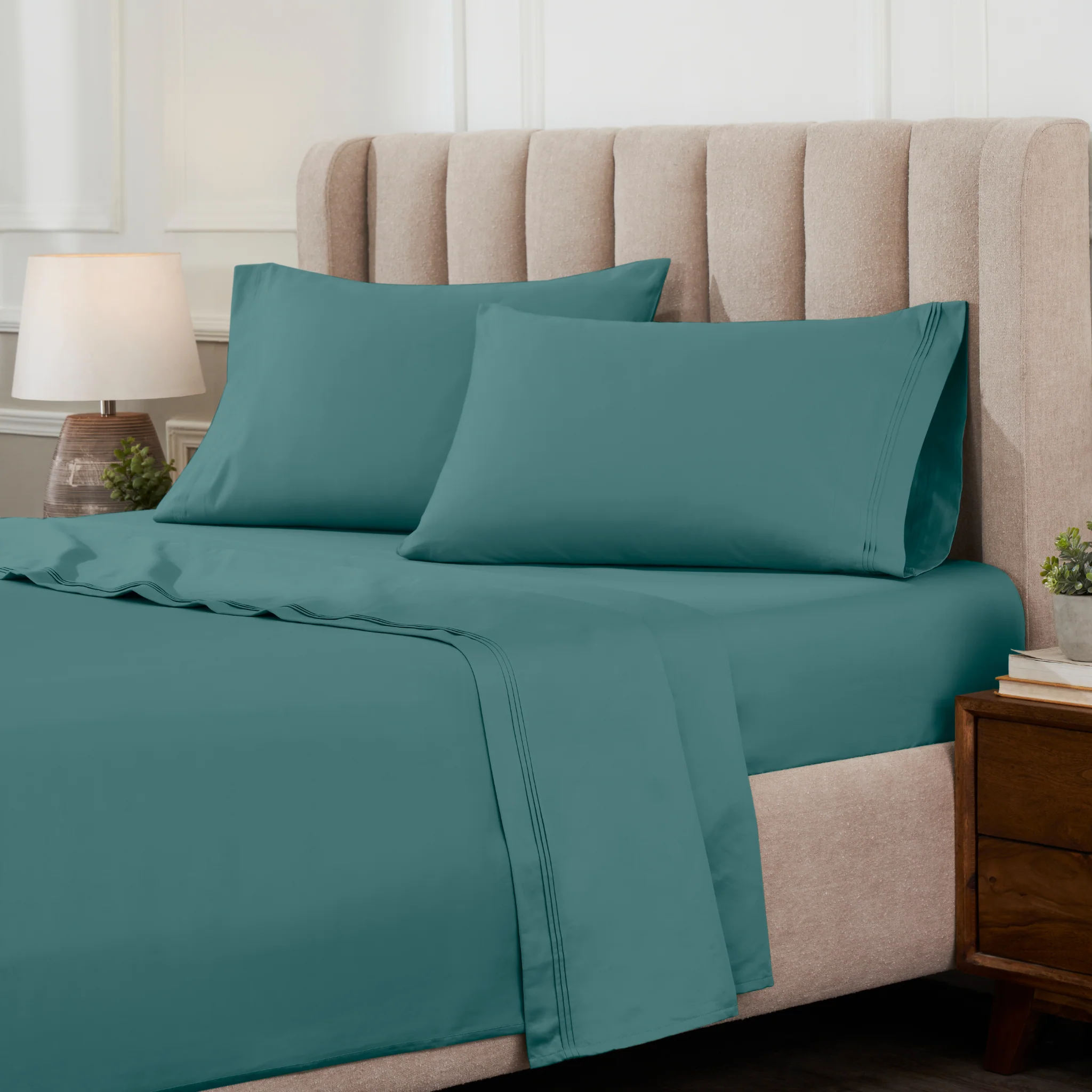 Superior 1000 Thread Count Egyptian Cotton Sateen Solid 4-Piece Sheet Set - Image 5