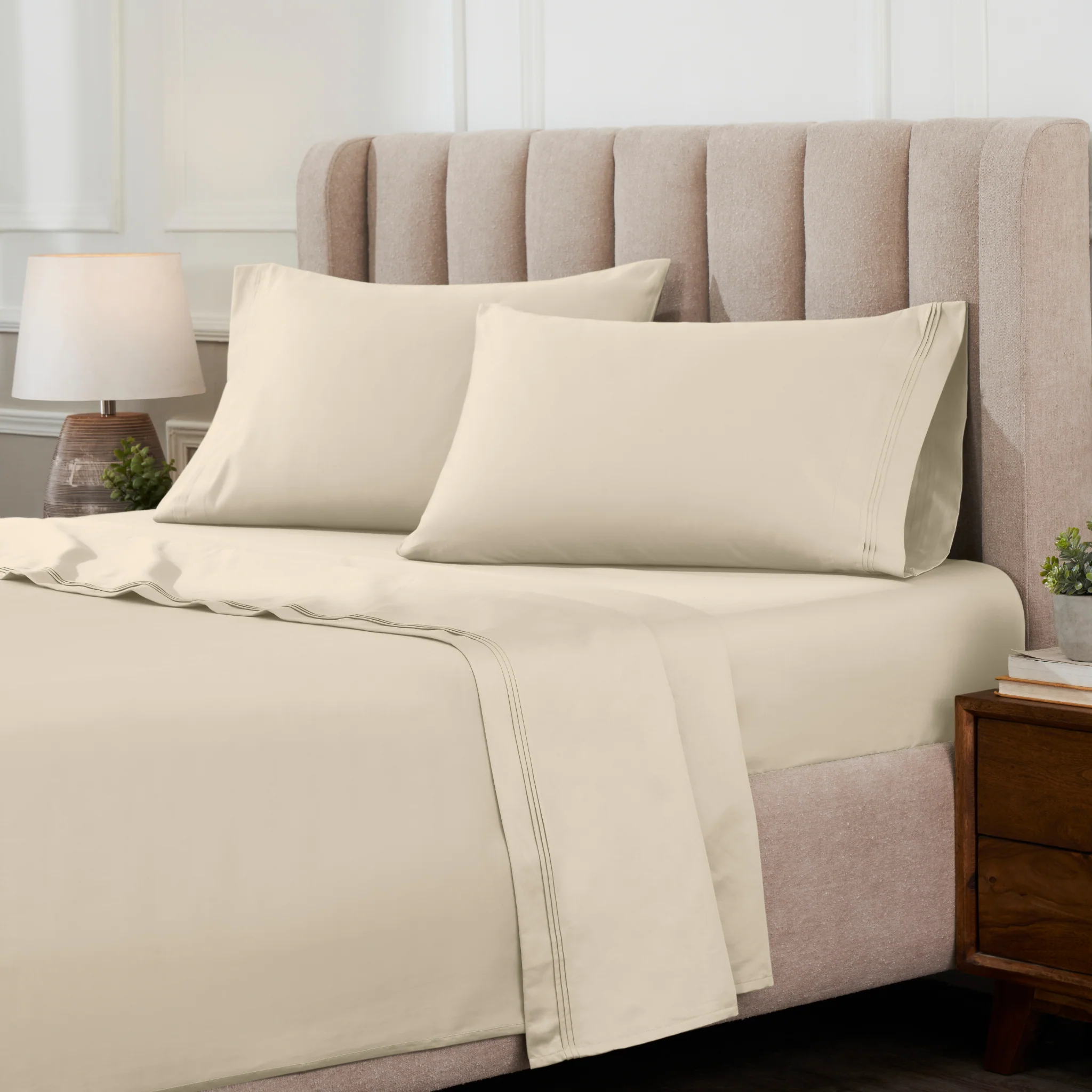 Superior 1000 Thread Count Egyptian Cotton Sateen Solid 4-Piece Sheet Set - Image 7