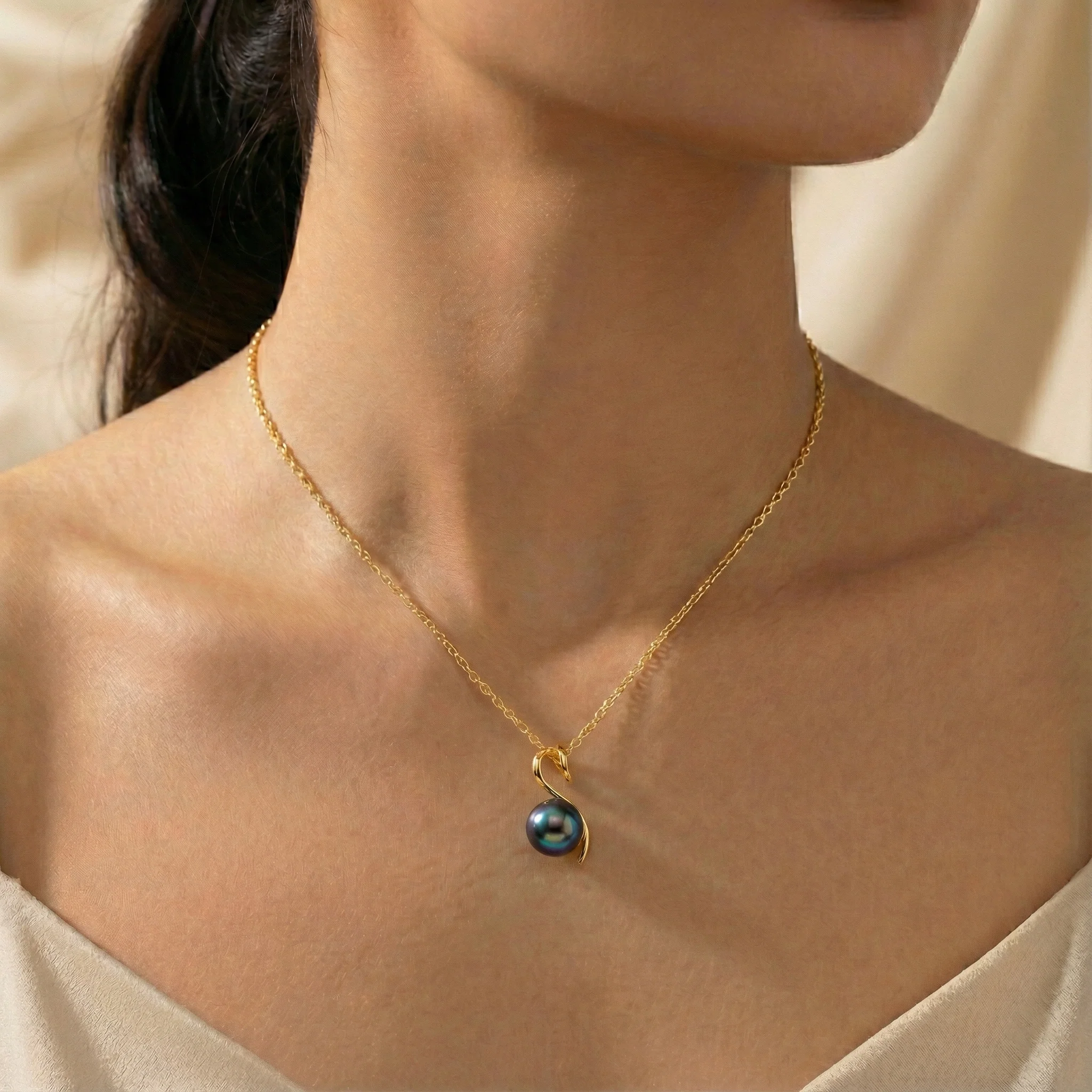 TRYNDI 18K Gold Plated 11-12mm Tahitian Black Pearl Swarovski Crystal Twist Necklace - Image 3