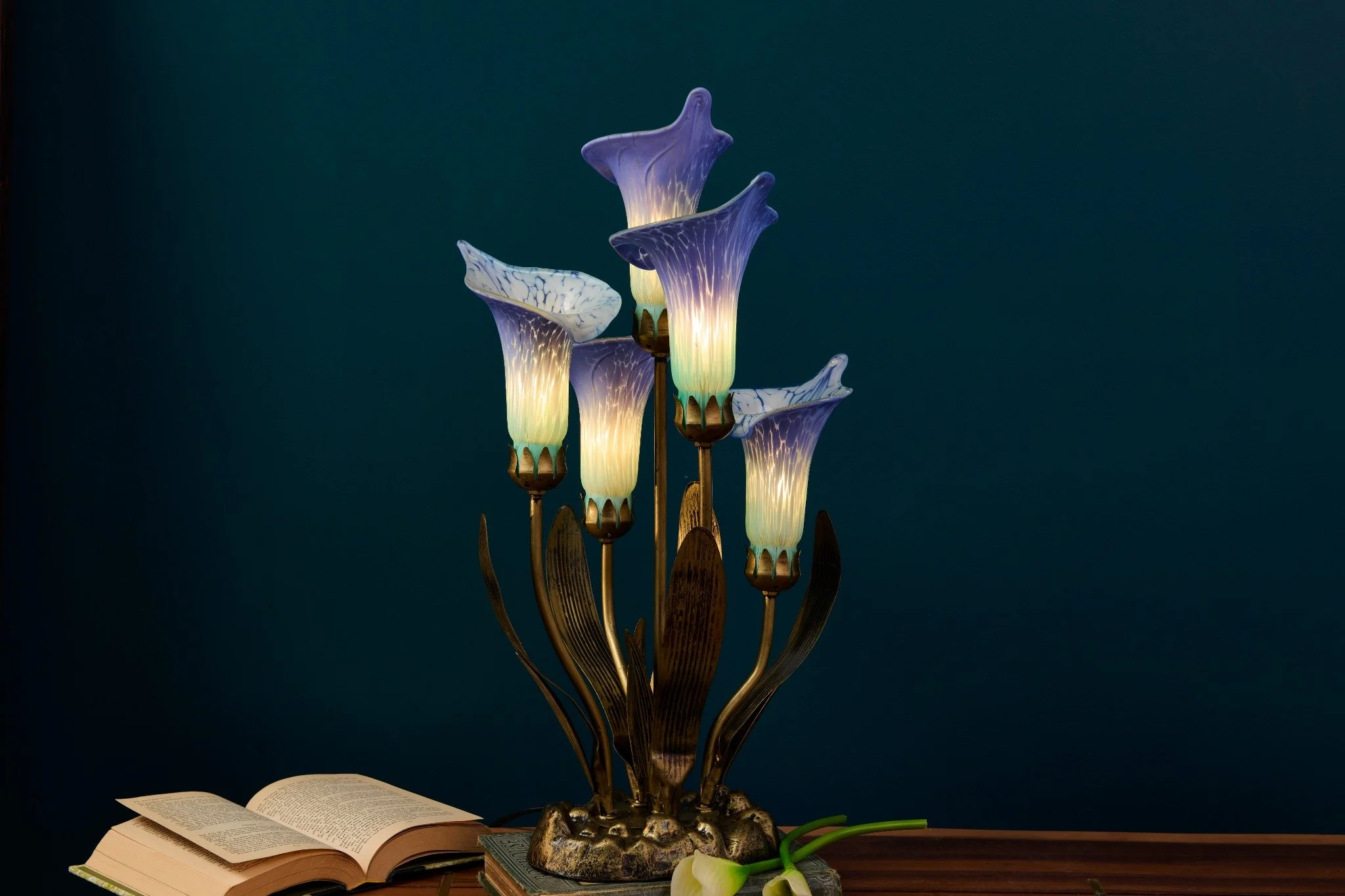 Tiffany-Style Lighting 20" Hand Blown Glass 5 Calla Lily Uplight Accent Lamp - Image 25